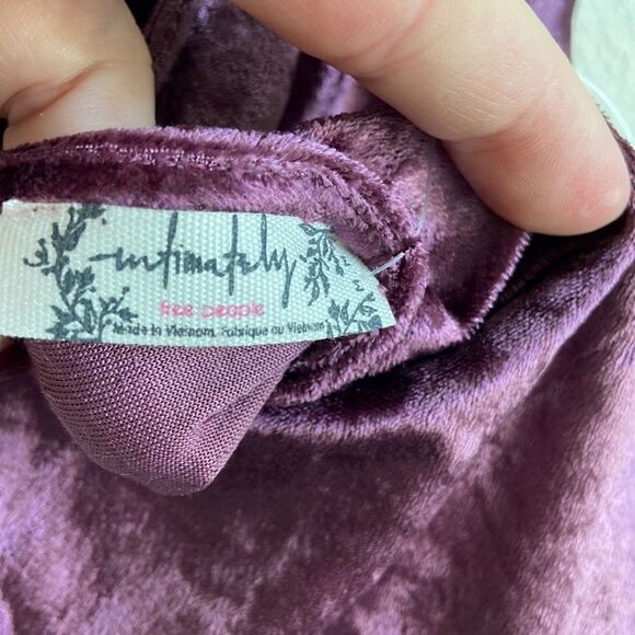 Free People All Night Velvet Tunic Fig Jam Size M New with tags - Picture 9 of 9